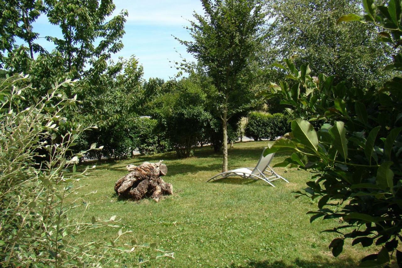 Gite De La Cour Campandré-Valcongrain Exterior foto